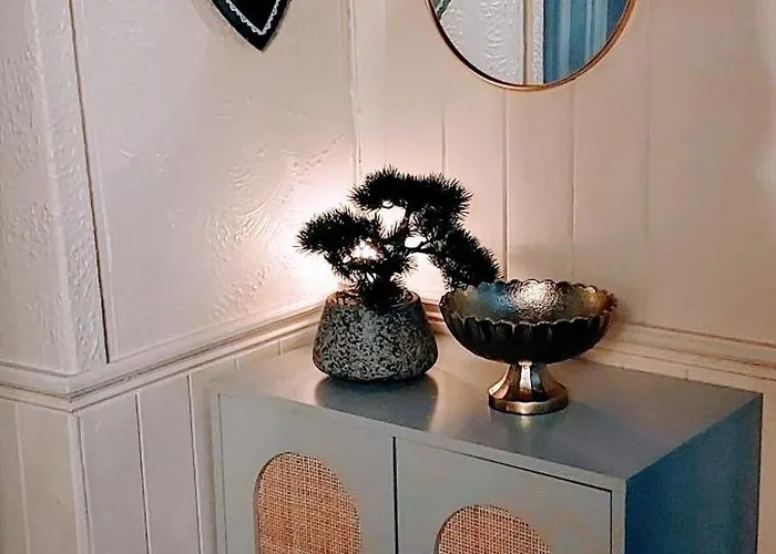 A Classic Donegal Townhouse * Донегол